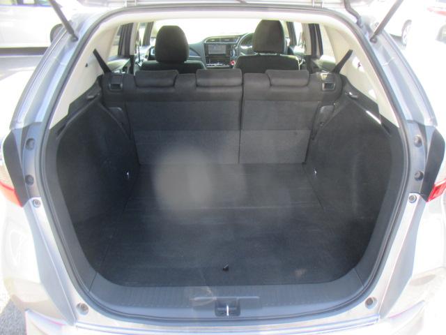 シャトル ハイブリッドホンダセンシング パナソニック製メモリーナビ リアカメラ スマートキー フルオートエアコン ドライブレコーダー ETC車載器 ホンダセンシング リヤカメラ Dレコ デュアルエアバッグ 横滑り防止 パワステ ETC付き(14枚目)