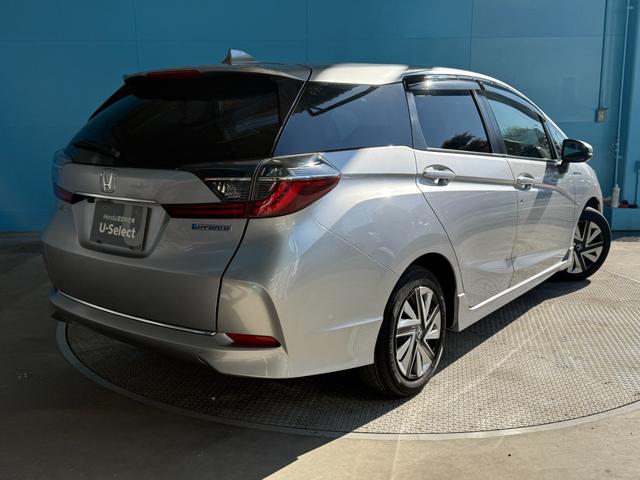 シャトル ハイブリッドホンダセンシング　社外メモリーナビゲーション　バックカメラ　ＥＴＣ　スマートキー　フロートエアコン　　衝突軽減ブレーキ　ハロゲンヘッドライト　横滑防止機能　社外ドライブレコーダー　リヤカメラ　Ｄレコ　デュアルエアバッグ（2枚目）