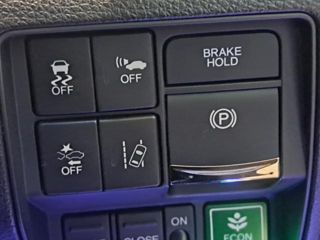 オデッセイハイブリッド ハイブリッドアブソルート・EXホンダセンシング 純正メモリーナビゲーション 両側電動スライドドア ETC車載器 LEDヘッドライト 純正アルミホイール 360度マルチビューカメラ 社外前後ドライブレコーダー 後席モニター 衝突被害軽減S Bカメラ(13枚目)