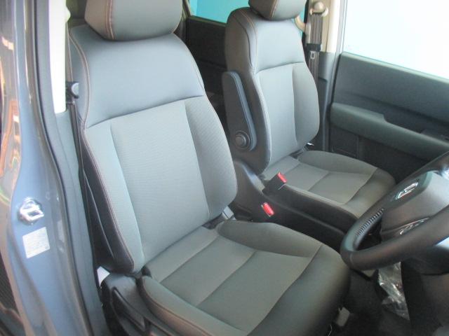 フリード ｅ：ＨＥＶクロスター　当社業務使用車　ナビ装着用スペシャルパッケージ　フルオートエアコン　リアクーラー　純正１５インチアルミホイール　ＬＥＤヘッドライト　スマートキー　ワンオーナー　Ｓヒーター　衝突軽減ブレーキシステム（4枚目）