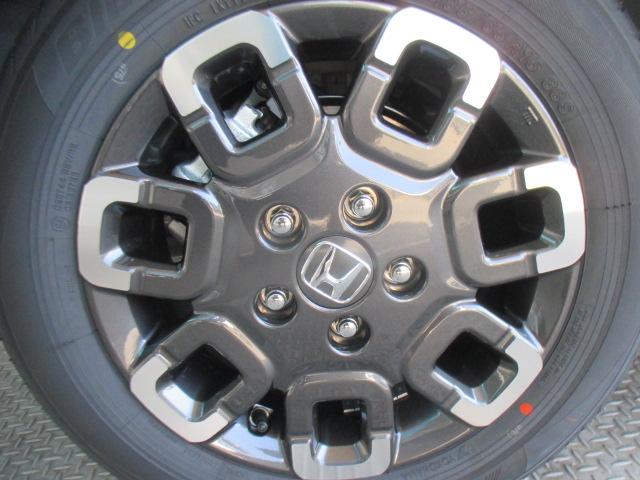 フリード ｅ：ＨＥＶクロスター　当社業務使用車　ナビ装着用スペシャルパッケージ　フルオートエアコン　リアクーラー　純正１５インチアルミホイール　ＬＥＤヘッドライト　スマートキー　ワンオーナー　Ｓヒーター　衝突軽減ブレーキシステム（15枚目）