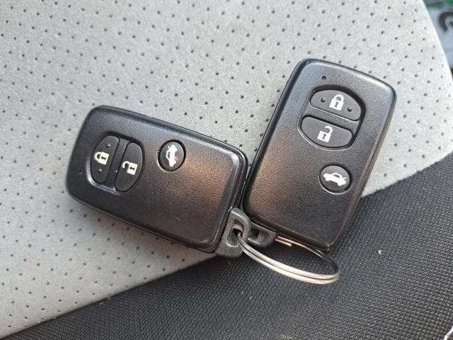 ＸＶハイブリッド ２．０ｉ－Ｌアイサイト　メモリーナビゲーション　バックカメラ　ＥＴＣ　スマートキー　ＬＥＤヘッドライト　純正アルミホイール　衝突軽減ブレーキ　はみ出し防止機能　Ｂモニ　ＤＶＤ再生可能　ＬＥＤライト　イモビライザー　クルコン（15枚目）