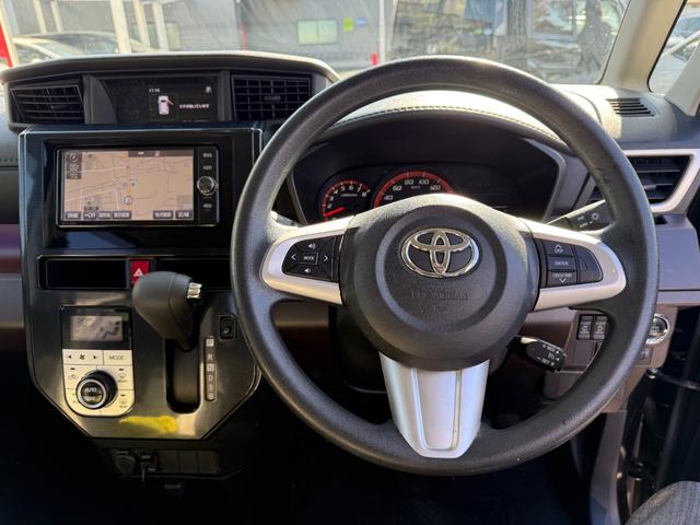 ルーミー ＧＳ　純正ナビゲーション　フルセグＴＶ　Ｂｌｕｅｔｏｏｔｈ接続　バックカメラ　ＥＴＣ　ＬＥＤヘッドライト　両側電動スライドドア　社外アルミホイール　フルオートエアコン　ＴＶナビ　オートクルーズ　ＬＥＤライト（6枚目）