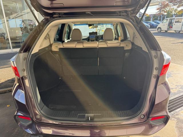 シャトル ハイブリッドＸスタイルエディション　純正ＬＥＤヘッドライト、スマートキーシステム、フルオートエアコン、社外アルミホイール、アダプティブクルーズコントロール、ホンダセンシング　サイドエアバック　クルコン　パワーステアリング　ＥＴＣ　ＡＢＳ（10枚目）