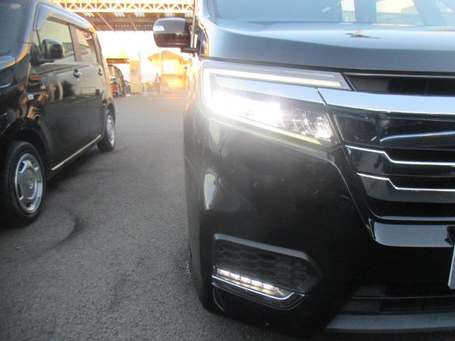 ステップワゴンスパーダ スパーダハイブリッドＧ・ＥＸホンダセンシング　純正メモリーナビ　リアカメラ　フルセグＴＶ　純正アルミホイール　フルオートエアコン　左右パワースライドドア　ＬＥＤヘッドライト　スマートキー　キーフリー　Ｓヒーター　横滑防止　ドラレコ付　エアバッグ（21枚目）