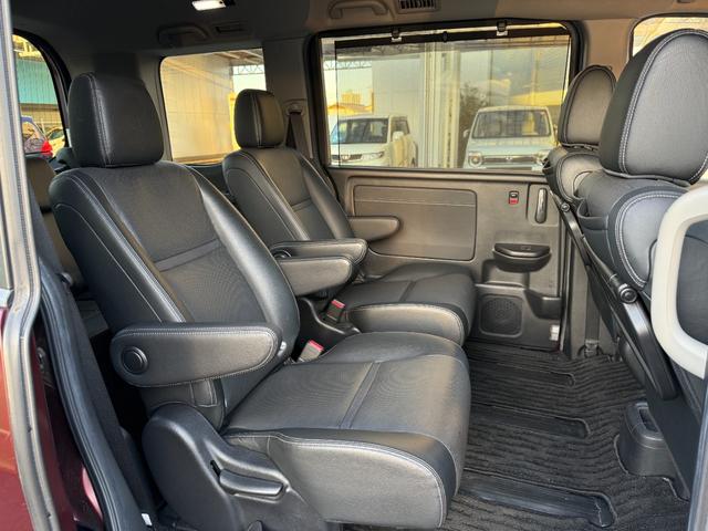 ステップワゴンスパーダ スパーダハイブリッドＧ・ＥＸホンダセンシング　純正メモリーナビゲーション　バックカメラ　ＥＴＣ　純正アルミホイール　社外ドライブレコーダー　前席シートヒーター　ｌＥＤヘッドライト　フルセグＴＶ　フルオートエアコン　キーフリー　Ｓヒーター　横滑防止（4枚目）