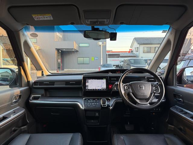 ステップワゴンスパーダ スパーダハイブリッドＧ・ＥＸホンダセンシング　純正メモリーナビゲーション　バックカメラ　ＥＴＣ　純正アルミホイール　社外ドライブレコーダー　前席シートヒーター　ｌＥＤヘッドライト　フルセグＴＶ　フルオートエアコン　キーフリー　Ｓヒーター　横滑防止（6枚目）