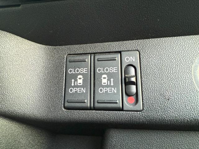 ステップワゴンスパーダ スパーダハイブリッドＧ・ＥＸホンダセンシング　純正メモリーナビゲーション　バックカメラ　ＥＴＣ　純正アルミホイール　社外ドライブレコーダー　前席シートヒーター　ｌＥＤヘッドライト　フルセグＴＶ　フルオートエアコン　キーフリー　Ｓヒーター　横滑防止（15枚目）