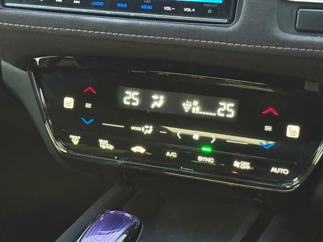 ヴェゼル ハイブリッドＲＳ・ホンダセンシング　純正メモリーナビゲーション　ＥＴＣ車載器　純正アルミホイール　フルオートエアコン　ＬＥＤヘッドライト　衝突軽減ブレーキ　パドルシフト　ＥＴＣ付　定期点検記録簿　サイドＳＲＳ　Ｒカメ　ＵＳＢ接続　イモビ（7枚目）