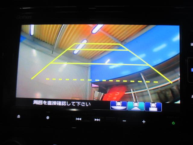 シビック ハッチバック　サンルーフ　純正メモリーナビゲーション　バックカメラ　ＥＴＣ　純正アルミホイール　スマートキー　フルセグＴＶ　ｌＥＤヘッドライト　社外前後ドライブレコーダー　追突軽減ブレーキ　盗難防止装置　Ｂモニター（7枚目）