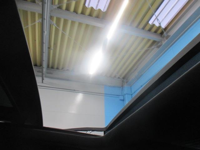 シビック ハッチバック　サンルーフ　純正メモリーナビゲーション　バックカメラ　ＥＴＣ　純正アルミホイール　スマートキー　フルセグＴＶ　ｌＥＤヘッドライト　社外前後ドライブレコーダー　追突軽減ブレーキ　盗難防止装置　Ｂモニター（10枚目）