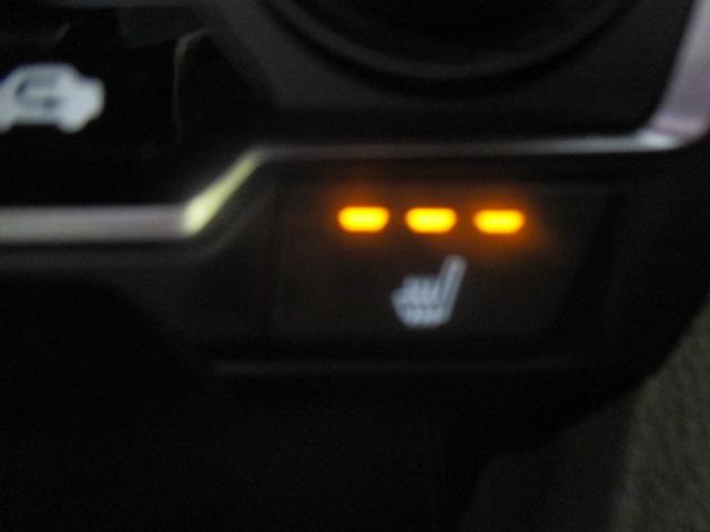 シビック ハッチバック　サンルーフ　純正メモリーナビゲーション　バックカメラ　ＥＴＣ　純正アルミホイール　スマートキー　フルセグＴＶ　ｌＥＤヘッドライト　社外前後ドライブレコーダー　追突軽減ブレーキ　盗難防止装置　Ｂモニター（11枚目）