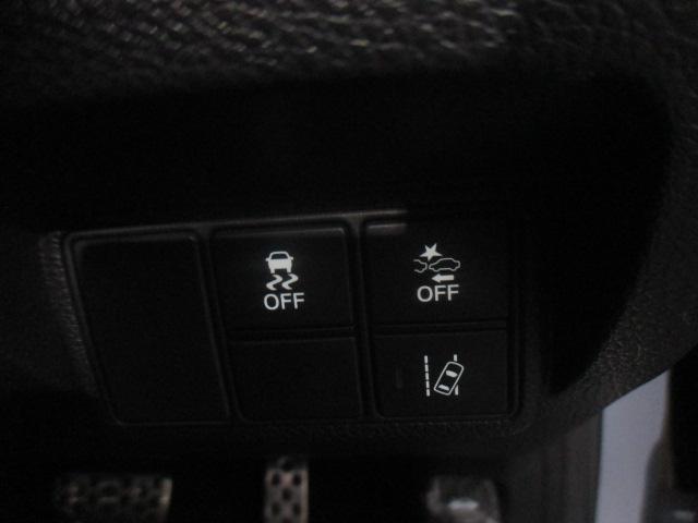 シビック ハッチバック　サンルーフ　純正メモリーナビゲーション　バックカメラ　ＥＴＣ　純正アルミホイール　スマートキー　フルセグＴＶ　ｌＥＤヘッドライト　社外前後ドライブレコーダー　追突軽減ブレーキ　盗難防止装置　Ｂモニター（15枚目）