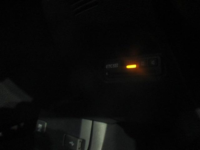 シビック ハッチバック　サンルーフ　純正メモリーナビゲーション　バックカメラ　ＥＴＣ　純正アルミホイール　スマートキー　フルセグＴＶ　ｌＥＤヘッドライト　社外前後ドライブレコーダー　追突軽減ブレーキ　盗難防止装置　Ｂモニター（16枚目）