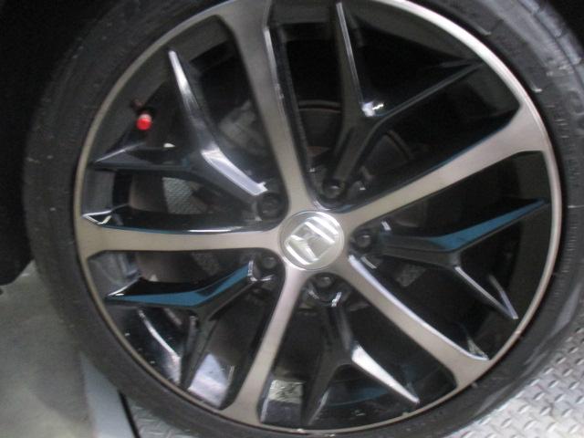 シビック ハッチバック　サンルーフ　純正メモリーナビゲーション　バックカメラ　ＥＴＣ　純正アルミホイール　スマートキー　フルセグＴＶ　ｌＥＤヘッドライト　社外前後ドライブレコーダー　追突軽減ブレーキ　盗難防止装置　Ｂモニター（18枚目）