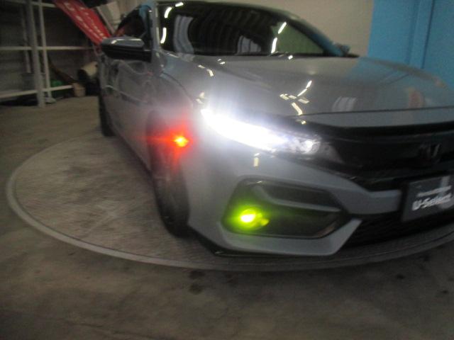 シビック ハッチバック　サンルーフ　純正メモリーナビゲーション　バックカメラ　ＥＴＣ　純正アルミホイール　スマートキー　フルセグＴＶ　ｌＥＤヘッドライト　社外前後ドライブレコーダー　追突軽減ブレーキ　盗難防止装置　Ｂモニター（19枚目）