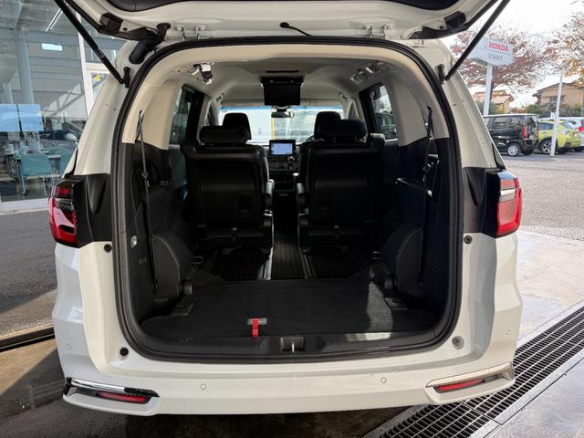 オデッセイ アブソルート　ワンオーナー　純正メモリーナビゲーション　フルセグＴＶ　Ｂｌｕｅｔｏｏｔｈ接続　マルチビューカメラ　ＥＴＣ　リアモニター　ＬＥＤヘッドライト　緊急ブレーキ　アラウンドビューモニター　盗難防止　ナビＴＶ（20枚目）