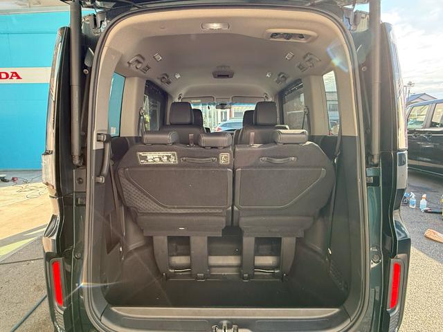 ステップワゴンスパーダ ｅ：ＨＥＶスパーダＧ・ＥＸホンダセンシング　純正メモリーナビゲーション　両側電動スライドドア　シートヒーター　純正アルミホイール　ＥＴＣ車載器　純正ドライブレコーダー　エアバック　地デジ　クルコン　サイドエアバッグ　シ－トヒ－タ－　スマキー（19枚目）