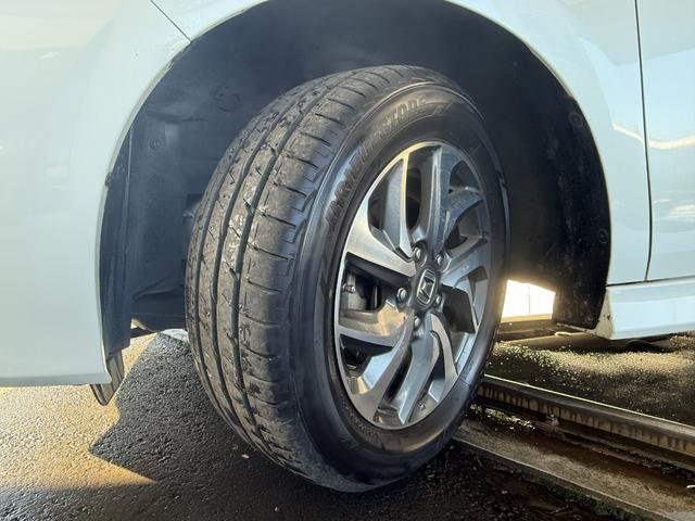 ステップワゴンスパーダ スパーダ・クールスピリット　４ＷＤ　ワンオーナー　純正メモリーナビゲーション　フルセグＴＶ　Ｂｌｕｅｔｏｏｔｈ接続　バックカメラ　ＥＴＣ　リアモニター　ＬＥＤヘッドライト　両側電動スライドドア　記録簿有　サイドエアバッグ　ＡＢＳ（21枚目）