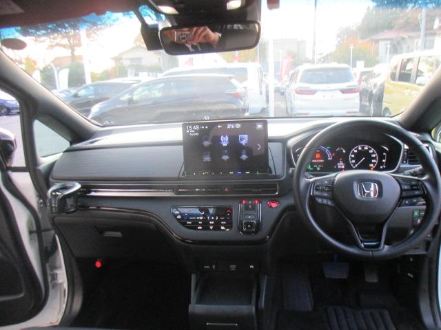 オデッセイハイブリッド e:HEVアブソルート・EXブラックエディション 純正11.4インチメモリーナビ リアカメラ フルセグTV 左右パワースライドドア 黒革シート シートヒーター ETC車載器 ドライブレコーダー 純正アルミホイール バックモニター VSA LEDライト(3枚目)