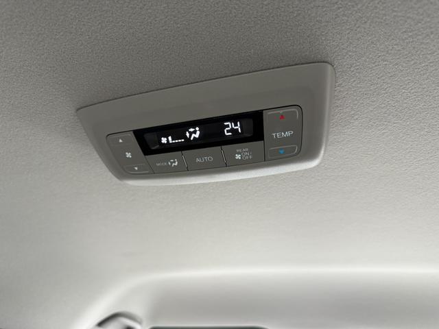 ステップワゴンスパーダ ｅ：ＨＥＶスパーダＧ・ＥＸホンダセンシング　社外メモリーナビゲーション　フルセグＴＶ　Ｂｌｕｅｔｏｏｔｈ接続　バックカメラ　ＥＴＣ　ＬＥＤヘッドライト　両側電動スライドドア　エアバック　地デジ　クルコン　サイドエアバッグ　シ－トヒ－タ－　ＡＢＳ（13枚目）