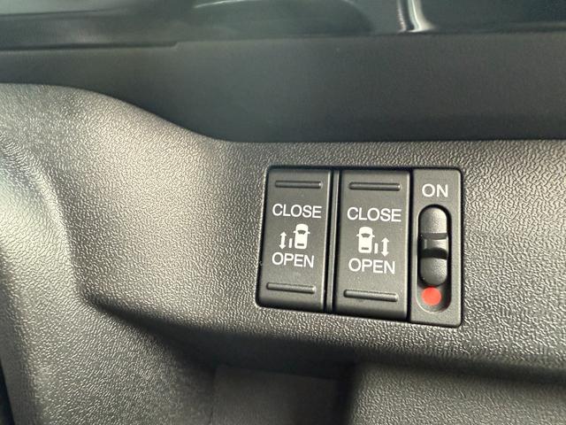 ステップワゴンスパーダ ｅ：ＨＥＶスパーダＧ・ＥＸホンダセンシング　社外メモリーナビゲーション　フルセグＴＶ　Ｂｌｕｅｔｏｏｔｈ接続　バックカメラ　ＥＴＣ　ＬＥＤヘッドライト　両側電動スライドドア　エアバック　地デジ　クルコン　サイドエアバッグ　シ－トヒ－タ－　ＡＢＳ（14枚目）