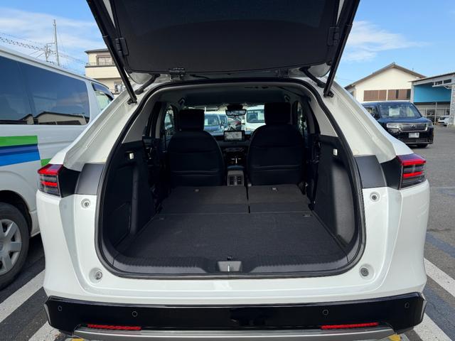 ヴェゼル ｅ：ＨＥＶＺ　ワンオーナー　純正ナビゲーション　フルセグＴＶ　Ｂｌｕｅｔｏｏｔｈ接続　マルチビューカメラ　ＥＴＣ　ＬＥＤヘッドライト　ブラインドスポットモニター　クリアランスソナー　衝突回避支援ブレーキ機能　１オナ（17枚目）