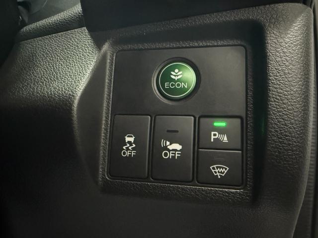 ヴェゼル ハイブリッドＺ・ホンダセンシング　純正ナビゲーション　フルセグＴＶ　Ｂｌｕｅｔｏｏｔｈ接続　バックカメラ　ＥＴＣ　ＬＥＤヘッドライト　スマートキー　キーレスエントリー　レーダーサポート　ＤＶＤ再生機能　整備記録簿　横滑り防止システム（12枚目）