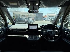 インパネ周りのお写真です。　視界が広く運転もしやすくなっております♪ 6