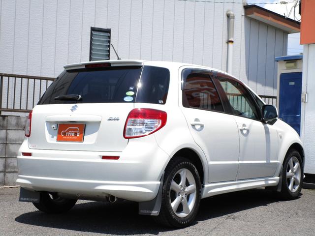 ＳＸ４ １．５Ｇ　ワンオーナー車　禁煙車　純正フルエアロ　リアスポイラー　アルミホイール　ＨＩＤ　スマートキー　ナビ　ＴＶ　ＤＶＤビデオ　ＣＤ録音　ミュージックプレイヤー接続可　バックカメラ　修復歴なし　車検整備付き（13枚目）