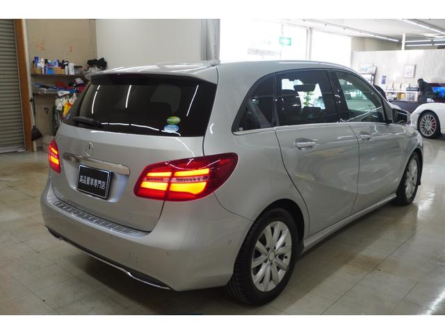 Ｂクラス Ｂ１８０　後期　レーダーセーフティＰＫＧ　ナビＴＶ　バックカメラ　キーレスゴー　シートヒーター　ＬＥＤライト（11枚目）