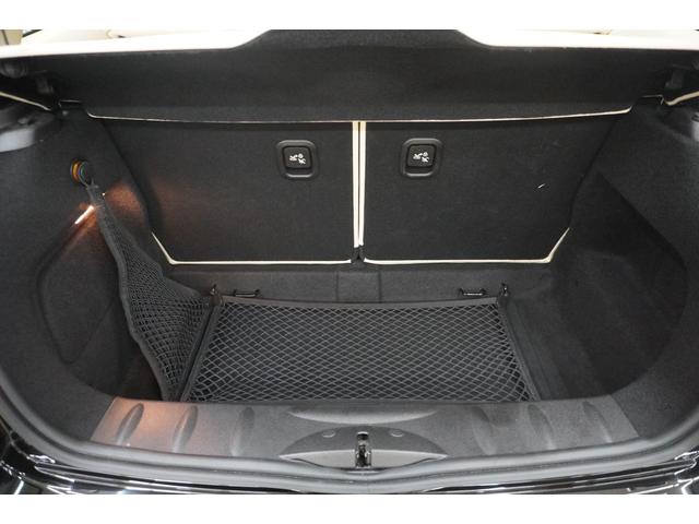 ＭＩＮＩ インスパイアード・バイ・グッドウッド　世界１０００台特別限定車　Ｈａｒｍａｎ／Ｋａｒｄｏｎ　ガレージ保管　新品タイヤ（32枚目）