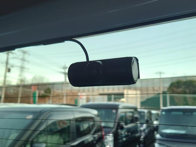 Ｎ－ＢＯＸカスタム ターボ　令和６年式●走行８５００ｋｍ●純正９型ホンダコネクトナビ●ナビ連動前後車内３カメラドラレコ●ＥＴＣ●バックカメラ●電子制御パーキング●両側パワースライドドア●アダプティブクルーズ●前席シートヒーター（6枚目）