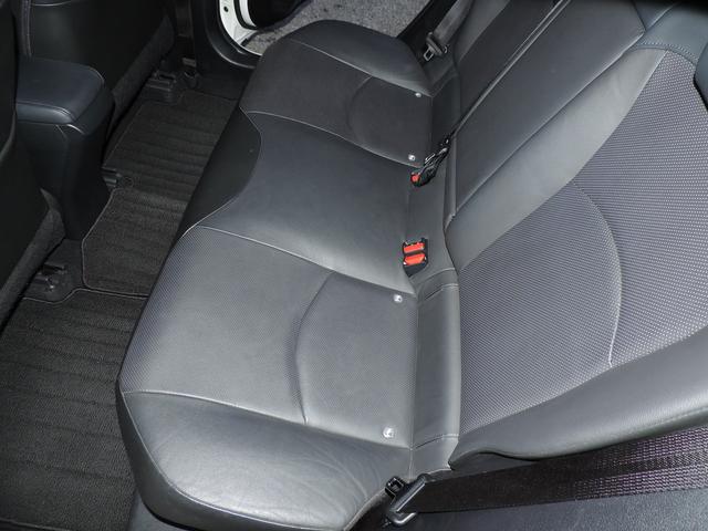 プリウス Aプレミアム トヨタセーフティセンス 純正ナビ フルセグTV Bカメラ 本革シート BSM LEDヘッドライト ビルトインETC クリアランスソナー シートヒーターレーダークルーズ 社外15インチアルミスマートキー(9枚目)