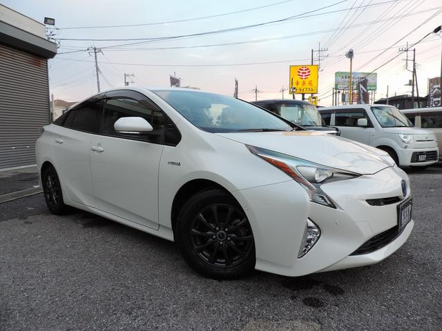 プリウス Aプレミアム トヨタセーフティセンス 純正ナビ フルセグTV Bカメラ 本革シート BSM LEDヘッドライト ビルトインETC クリアランスソナー シートヒーターレーダークルーズ 社外15インチアルミスマートキー(21枚目)