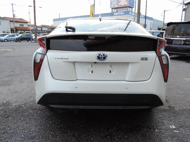 プリウス Aプレミアム トヨタセーフティセンス 純正ナビ フルセグTV Bカメラ 本革シート BSM LEDヘッドライト ビルトインETC クリアランスソナー シートヒーターレーダークルーズ 社外15インチアルミスマートキー(29枚目)