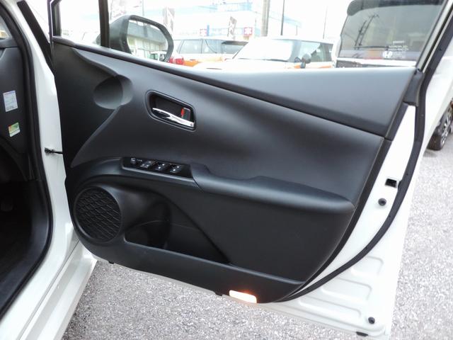 プリウス Aプレミアム トヨタセーフティセンス 純正ナビ フルセグTV Bカメラ 本革シート BSM LEDヘッドライト ビルトインETC クリアランスソナー シートヒーターレーダークルーズ 社外15インチアルミスマートキー(33枚目)