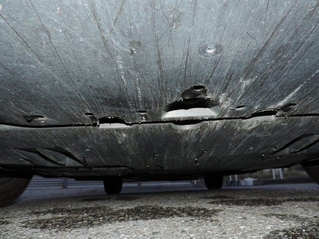 プリウス Aプレミアム トヨタセーフティセンス 純正ナビ フルセグTV Bカメラ 本革シート BSM LEDヘッドライト ビルトインETC クリアランスソナー シートヒーターレーダークルーズ 社外15インチアルミスマートキー(42枚目)