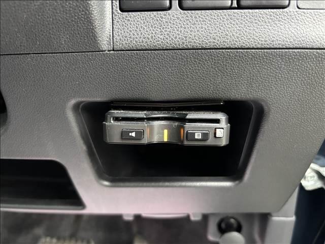 タント カスタムＲＳ　トップエディションＶＳ　ＳＡＩＩＩ　純正フルセグナビ　全方位付きモニター　ＥＴＣ　前方連動ドライブレコーダー　シートヒーター　ＬＥＤヘッドライト　両側パワースライドドアドア　禁煙車（7枚目）