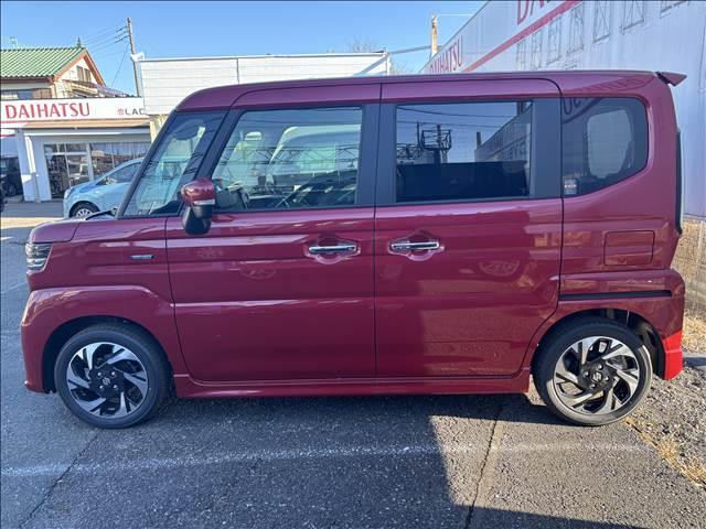 スペーシアカスタム ハイブリッドＸＳ　届出済未使用車　スズキセーフティサポート　横滑り防止装置　両側電動スライドドア　ハイブリッド　オートエアコン　オートライト　プッシュスタート　スマートキー　ＬＥＤヘッドライト　禁煙車　修復歴無（7枚目）