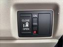 ベースグレード　届出済未使用車　衝突軽減ブレーキ　両側スライドドア　ＬＥＤヘッドライト　スマートキー　プッシュスタート　オートエアコン　アイドリングストップ　禁煙車　パワーステアリング　パワーウインドウ　修復歴無（13枚目）