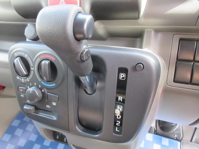 エブリイ ＰＡリミテッド　５型　当社デモカーアップ　オートライトシステム　ＵＳＢソケット（ｔｙｐｅＡ・Ｃ）　スピーカー内蔵純正ラジオ　アイドリングストップシステム（32枚目）