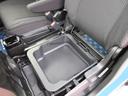 【助手席シートアンダーボックス】助手席の下にも大容量スペース!普段あまり使わない物や洗車道具を入れておくと便利ですよ♪