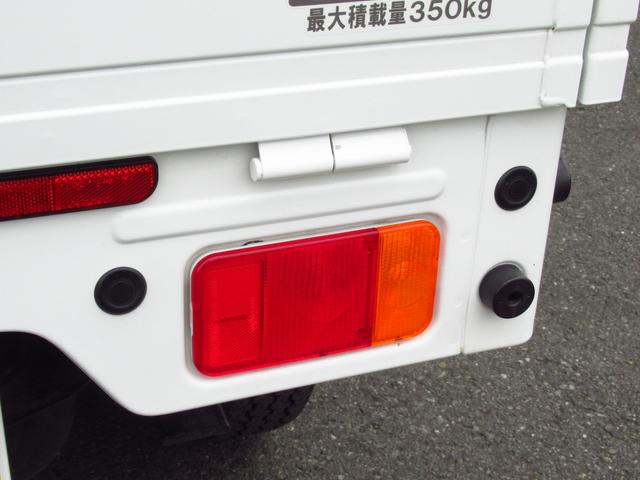 キャリイトラック ＫＣエアコン・パワステ　７型　衝突被害軽減装置　４ＷＤ　５速マニュアル　デュアルカメラブレーキサポート　リアパーキングセンサー　エアコン　パワステ　ＡＭ／ＦＭラジオ　オートライト（9枚目）