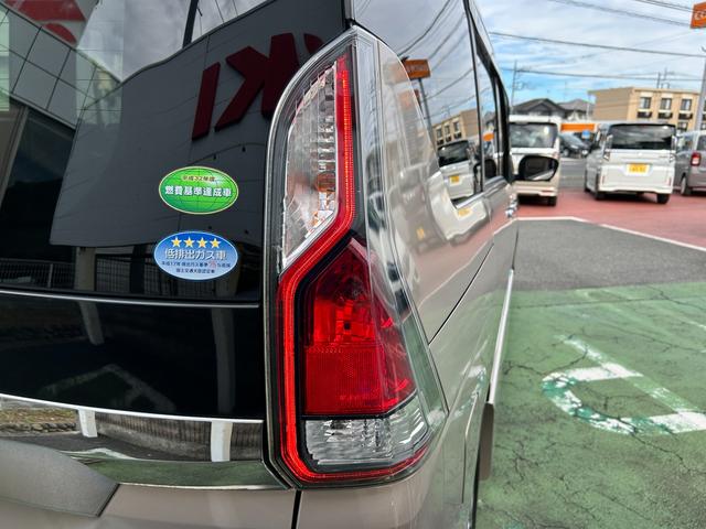 セレナ ハイウイスターＧ　全方位モニターナビ　フリップダウンモニター　衝突被害軽減装置　全方位モニター付きナビ　フリップダウンモニター　両側電動スライドドア　ＬＥＤヘッドライト　オートライト　アダプティブクルーズコントロール　ＥＴＣ　シートヒーター　スマートキー（18枚目）