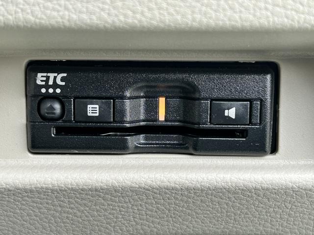 スペーシア ＨＹＢＲＩＤ　Ｘ　３型　衝突被害軽減ブレーキ　リヤパーキングセンサー　ナビゲーション　バックアイカメラ　ドライブレコーダー　ＥＴＣ　オートライト　シートヒーター　後席両側パワースライドドア　スマートキー（10枚目）