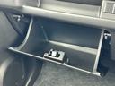 【グローブボックス】大型のグローブボックスで、車検証や色々な小物を入れても取り出しやすいですよ☆