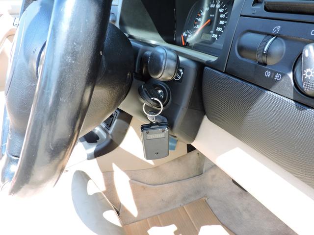 ゴルフカブリオレ ベースグレード　タイミングベルト交換済　電動オープン手動　ＣＤ　Ｂｌｕｅｔｏｏｔｈオーディオ　ＡＵＸ　２０５／４５／１６純正アルミ　タイヤ７分ｙま（32枚目）