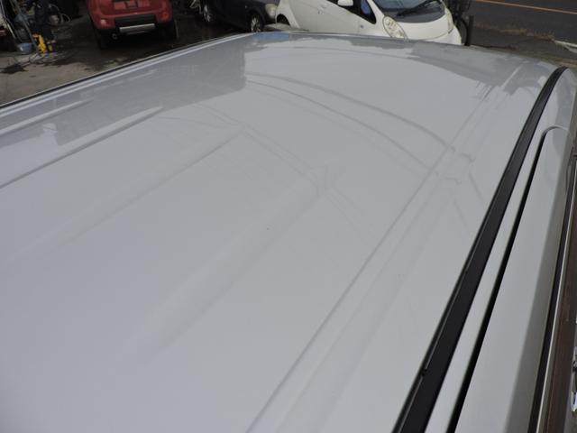 エルグランド ２５０ハイウェイスター　スマートキー　両側パワースライドドア　２２５／５５／１８社外アルミ　タイヤ５分山　ＥＴＣ　前後クリアランスソナー　ＨＤＤナビ　ＣＤ　ＤＶＤ再生　地デジフルセグ　フリップダウンモニター　バックカメラ（12枚目）