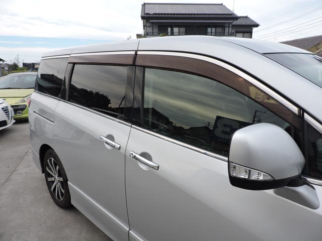 エルグランド ２５０ハイウェイスター　スマートキー　両側パワースライドドア　２２５／５５／１８社外アルミ　タイヤ５分山　ＥＴＣ　前後クリアランスソナー　ＨＤＤナビ　ＣＤ　ＤＶＤ再生　地デジフルセグ　フリップダウンモニター　バックカメラ（21枚目）
